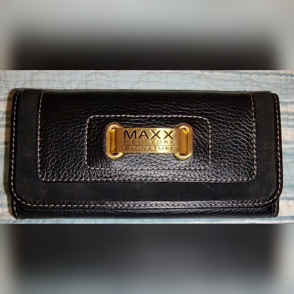 Maxx New York Signature Black Leather Wallet. - Picture 1 of 12